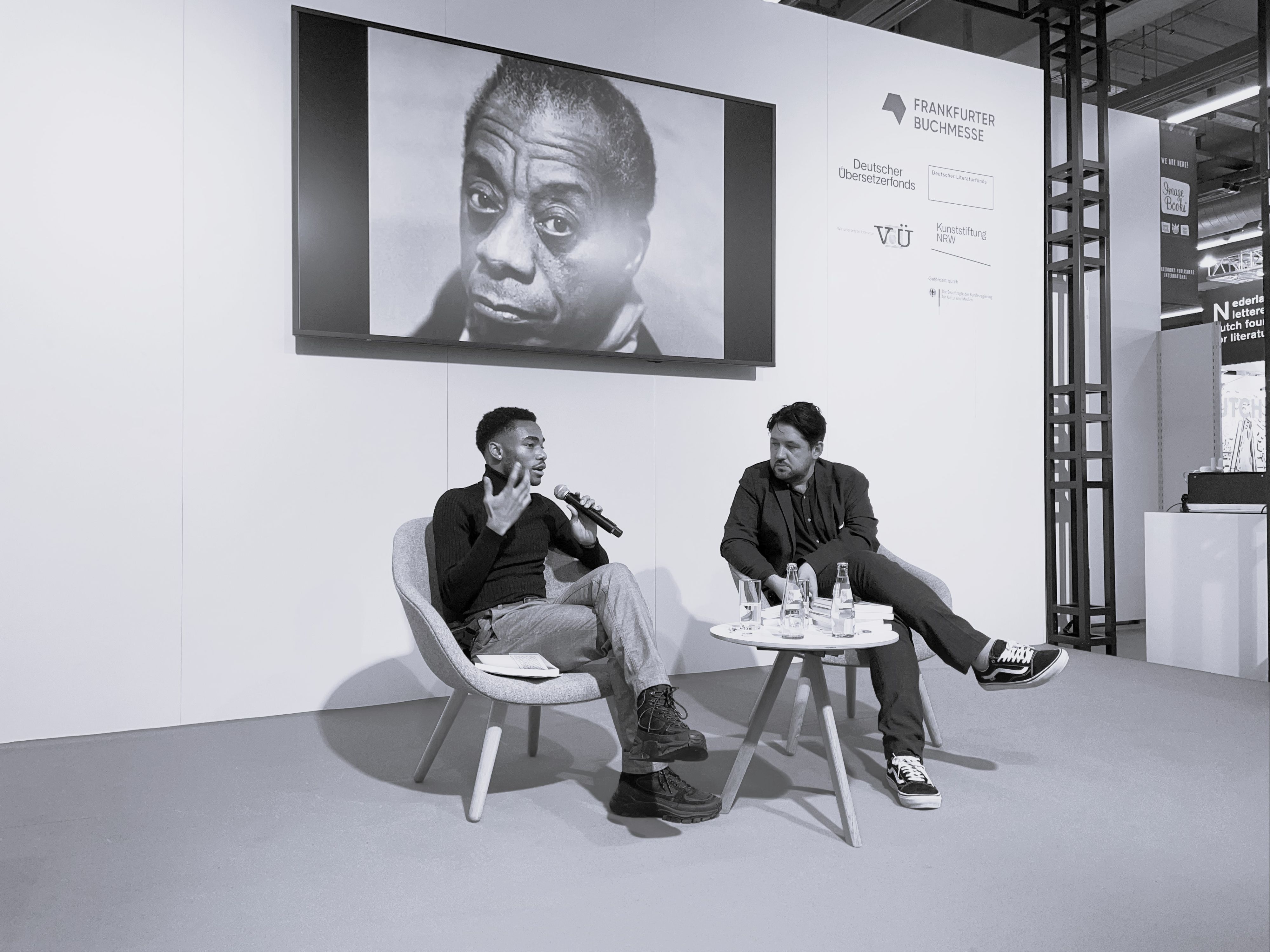 Logan February und Christian Filips am ZENTRUM WORT auf der Frankfurter Buchmesse. Foto: Jan Valk