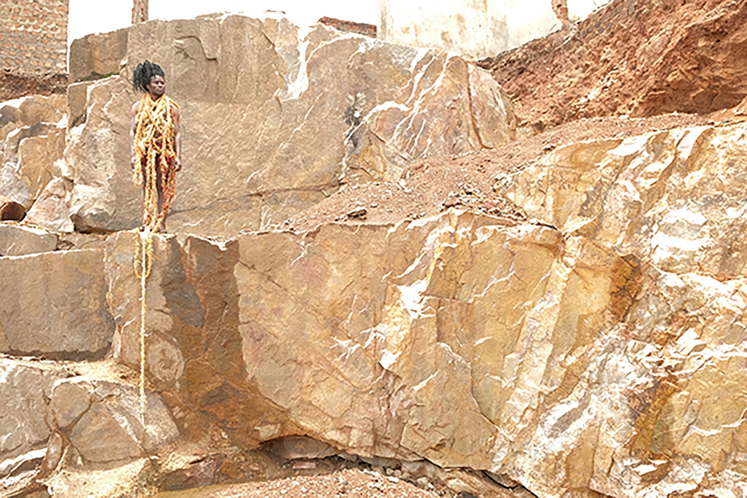 Robert Ssempijja, "Pseudo-limitation", 2022, Rechercheaufnahme für die Performance in Kampala, Uganda im März 2022  © Ssempijja und Abdoul Mujyambere, Foto: Abdoul Mujyambere 