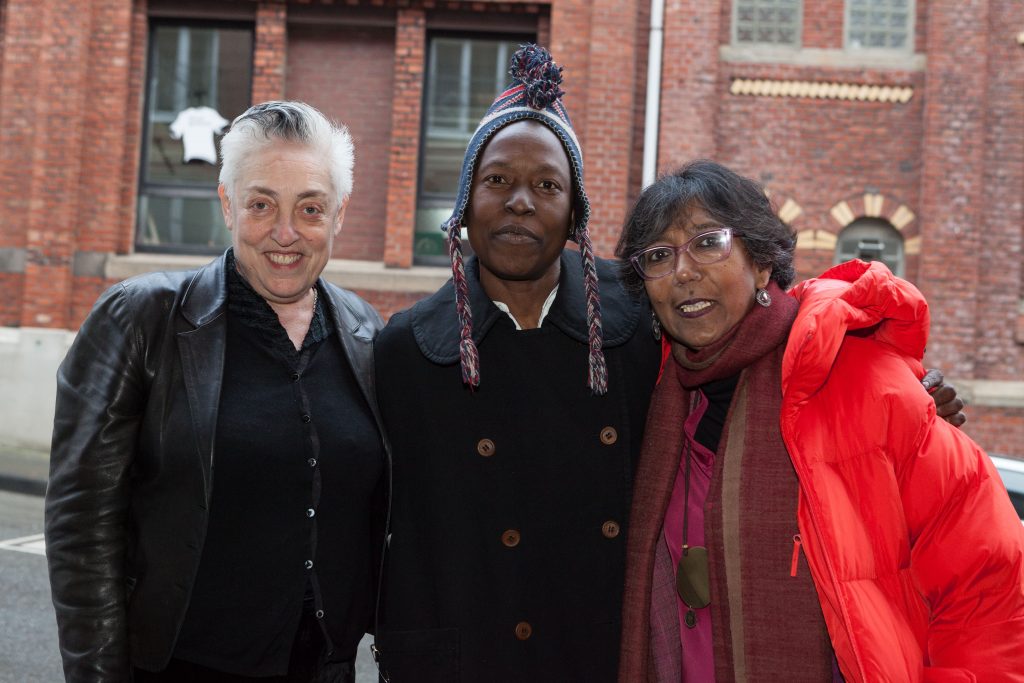 Ruth Mackenzie, Nora Chipaumire, Madhusree Dutta. Foto: Sala Seddiki, Pina Bausch Foundation