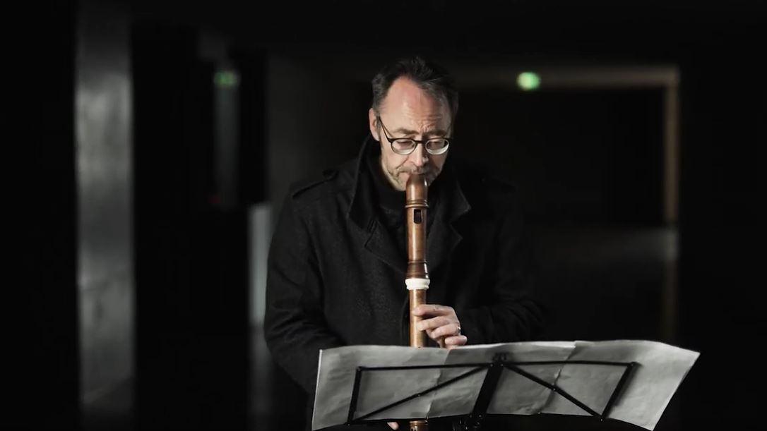 Screenshot aus Wiebke Pöpels Video zu "Whistle Blower"